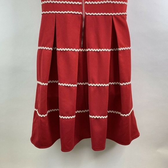 Altar'd State Red White Rik Rak Trim A-Line Sleeve - Picture 6 of 7